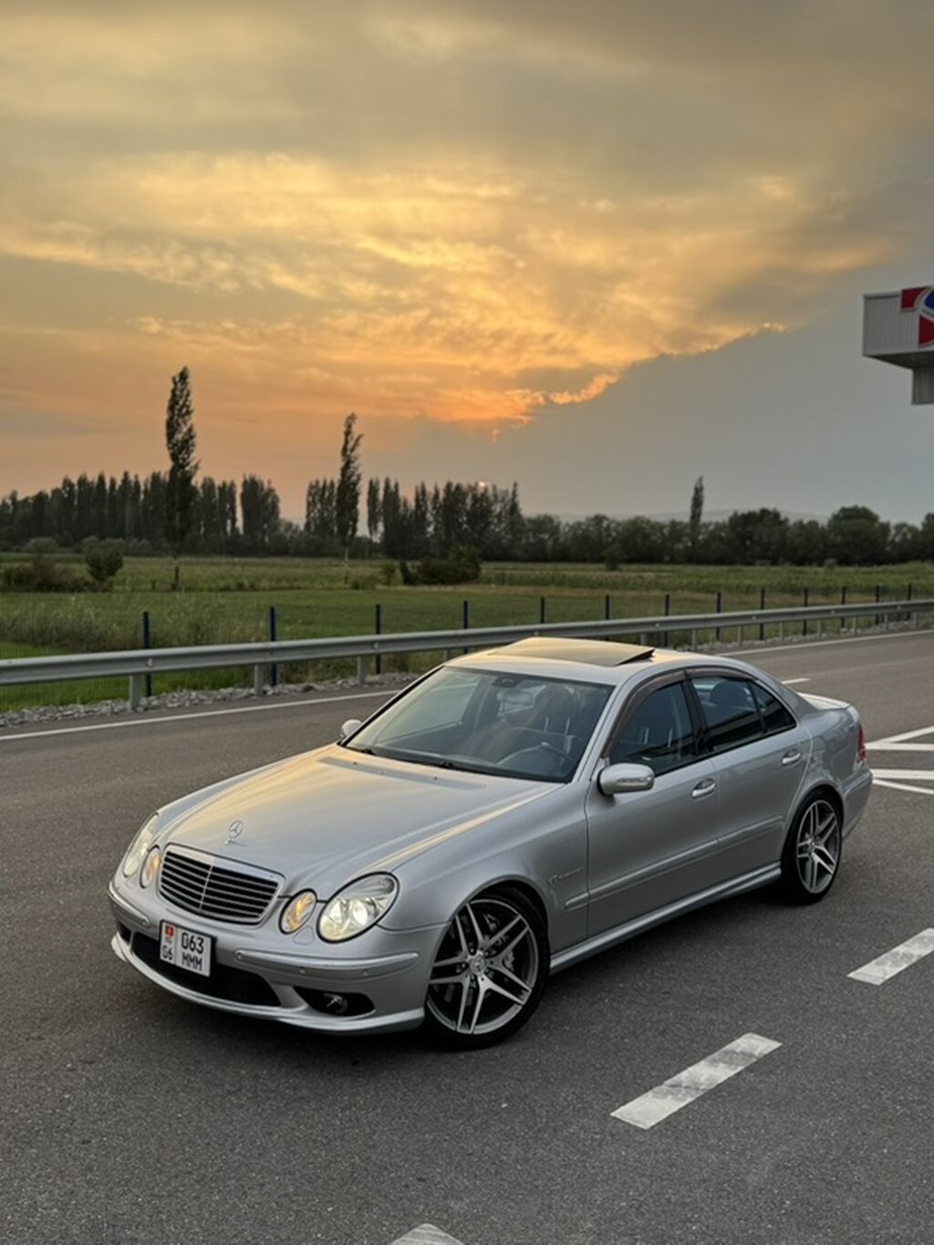 Mercedes-Benz E-класс AMG: 2005 г., 5.5 л, Автомат, Бензин, Седан: фото 4