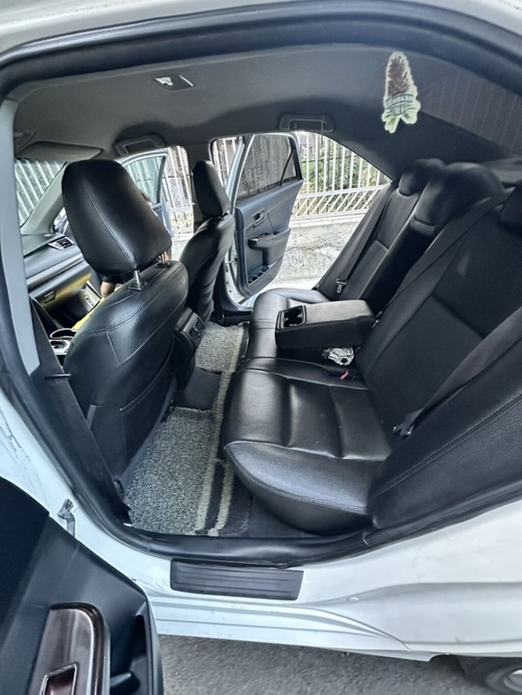 Toyota Camry: 2011 г., Бензин, Седан: фото 4