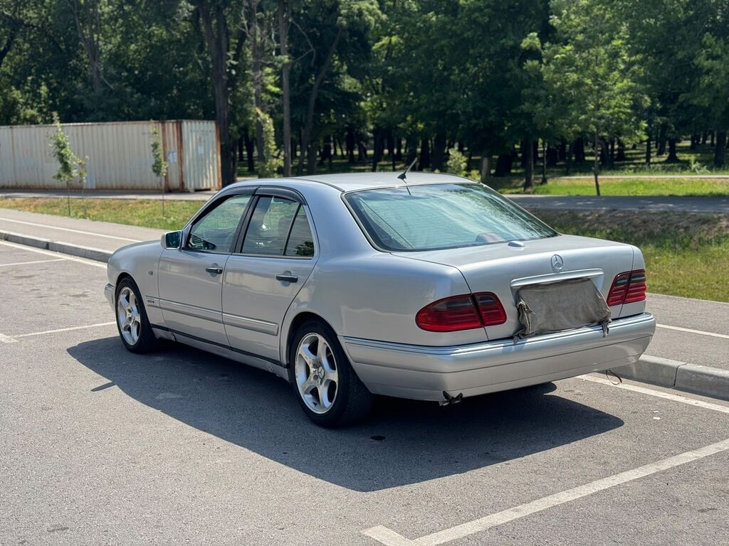 Mercedes-Benz E-Class: 1996 г., 4.2 л, Автомат, Бензин, Седан: фото 3