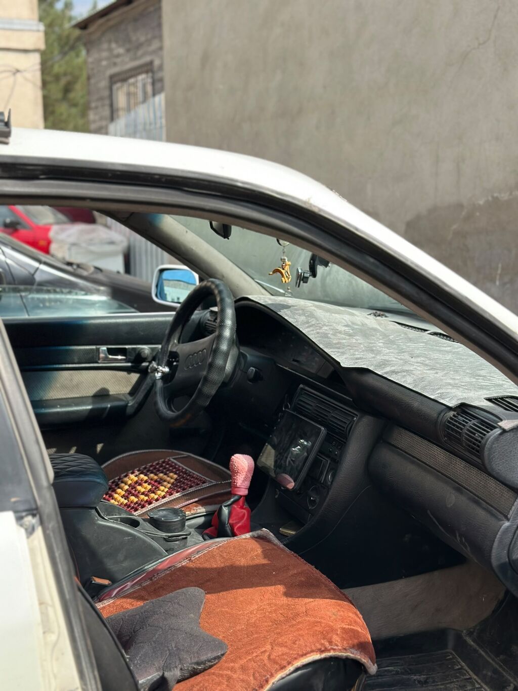 Audi 100: 1991 г., 2 л, Механика, Бензин, Седан: фото 5