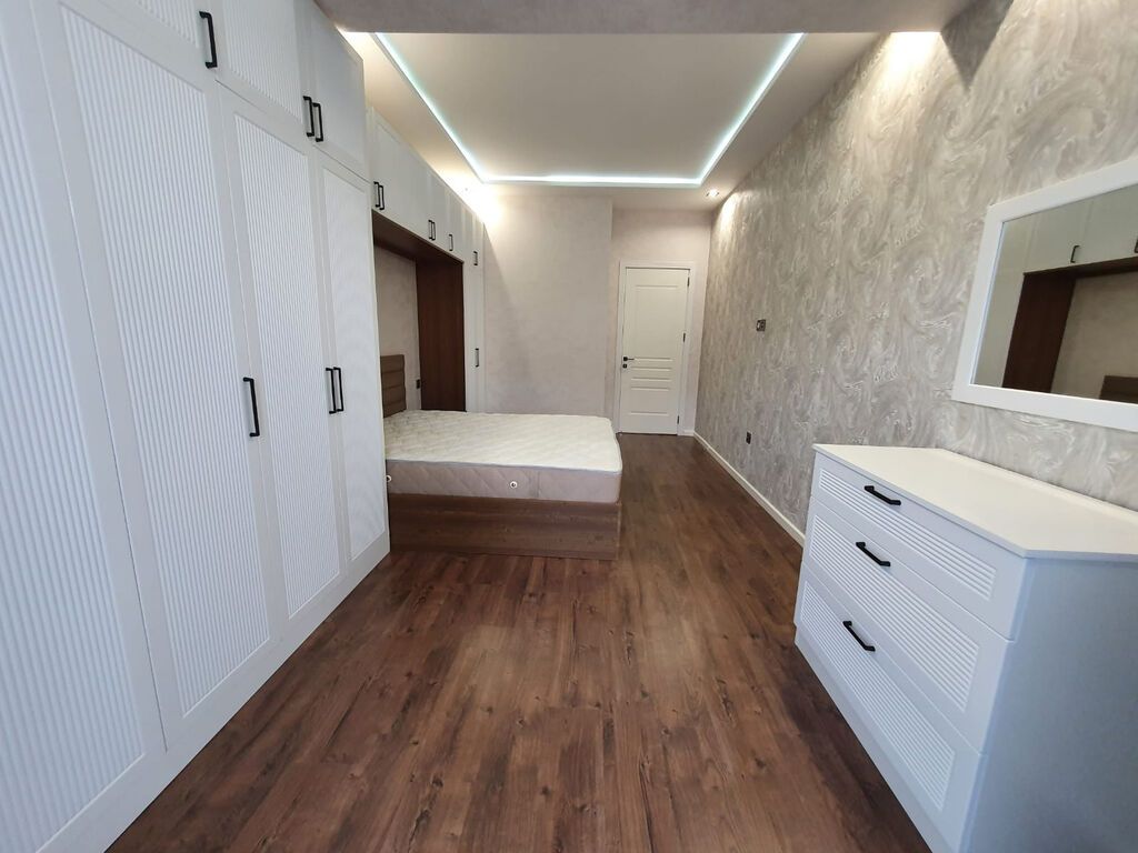 Bakı, Sergey Senyuşkin küçəsində prestijli yaşayış kompleksində 2