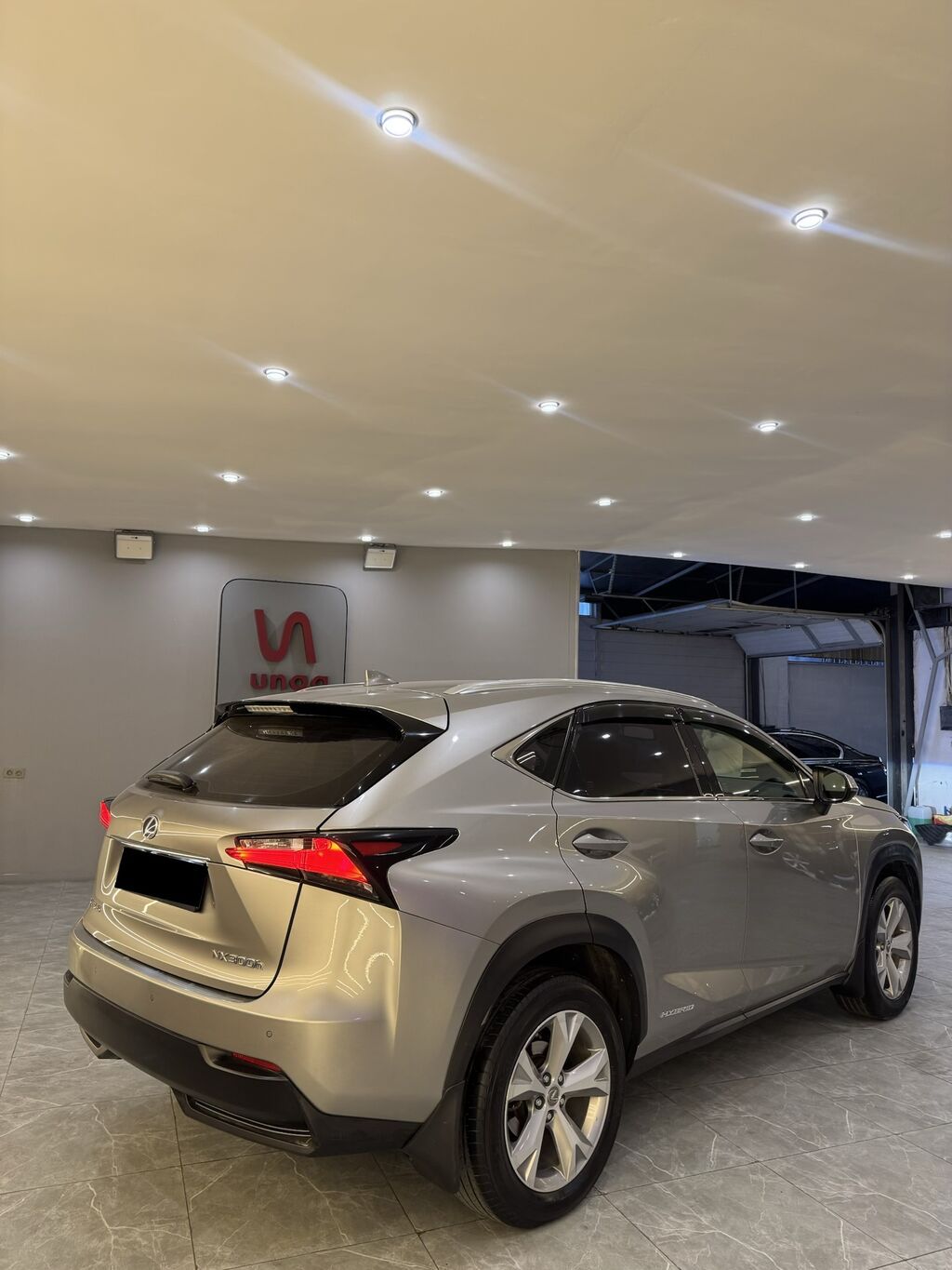 Lexus NX: 2017 г., 2.5 л, Вариатор, Гибрид, Кроссовер: фото 5
