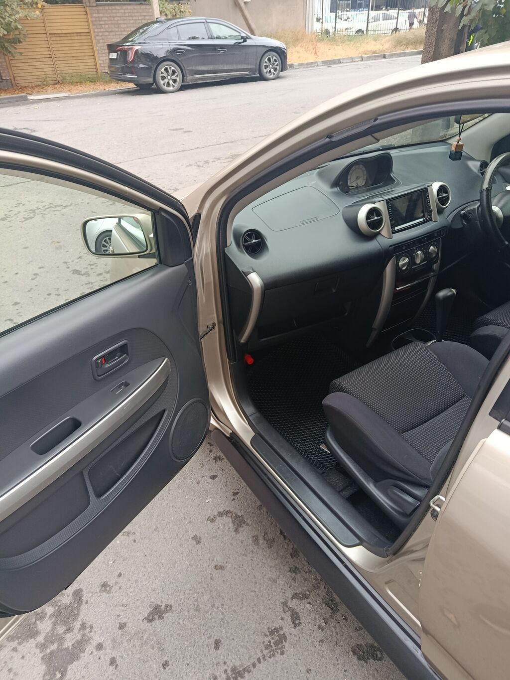 Toyota Ist: 2003 г., 1.5 л, Автомат, Бензин, Хэтчбэк: фото 6