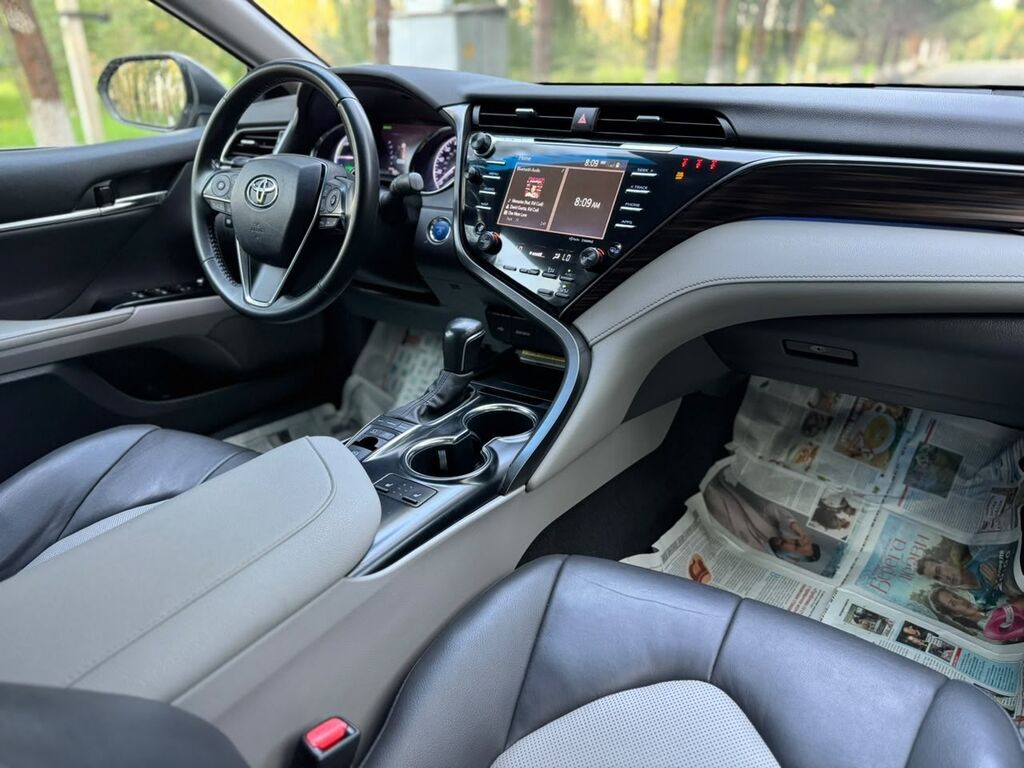 Toyota Camry: 2020 г., 2.5 л, Автомат, Гибрид, Седан: фото 8