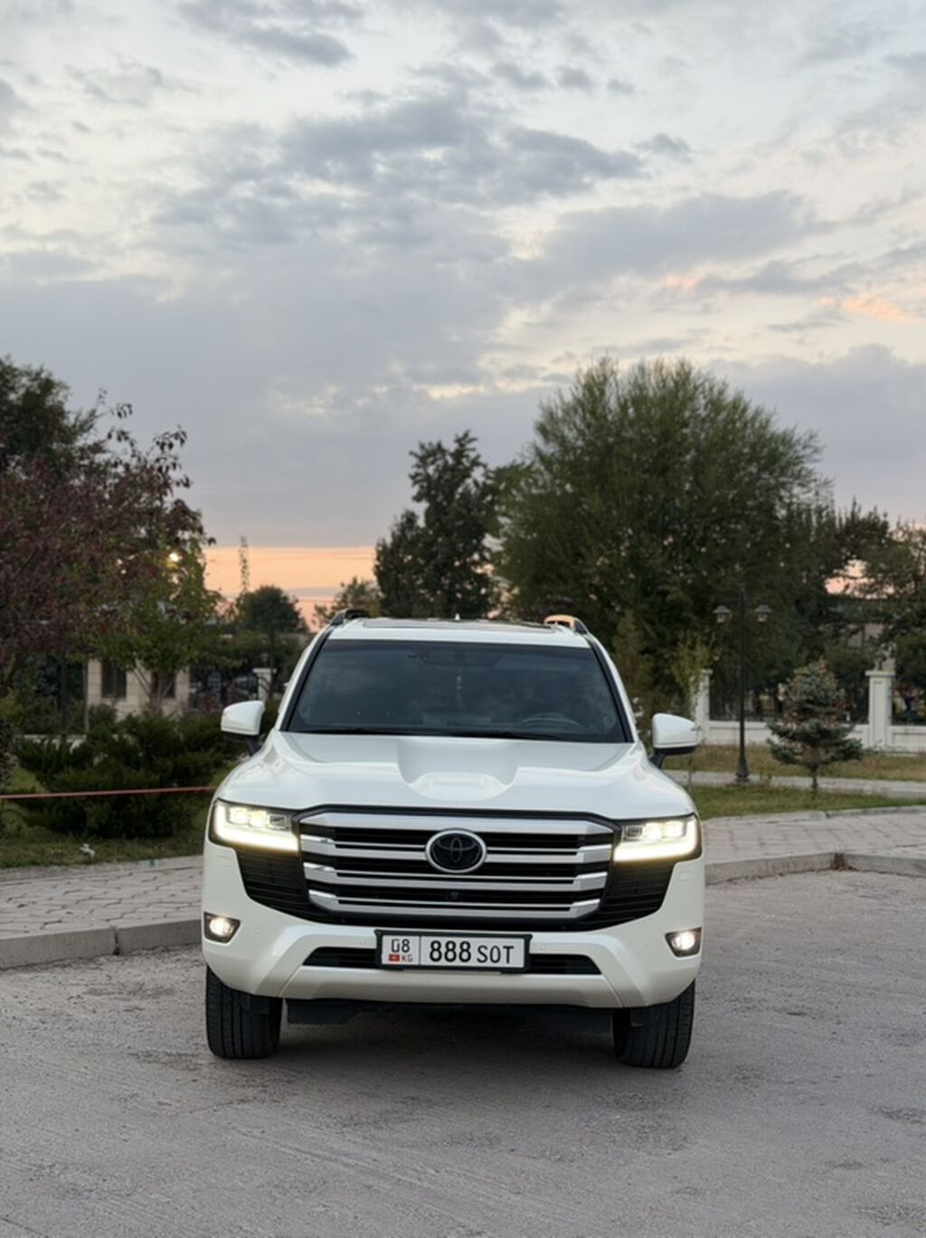 Toyota Land Cruiser: 2022 г., 3.5 л, Автомат, Бензин, Внедорожник: фото 6