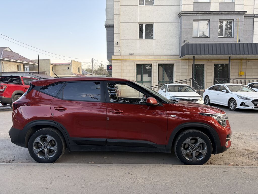 Kia Seltos: 2020 г., 1.6 л, Автомат, Дизель, Универсал: фото 3