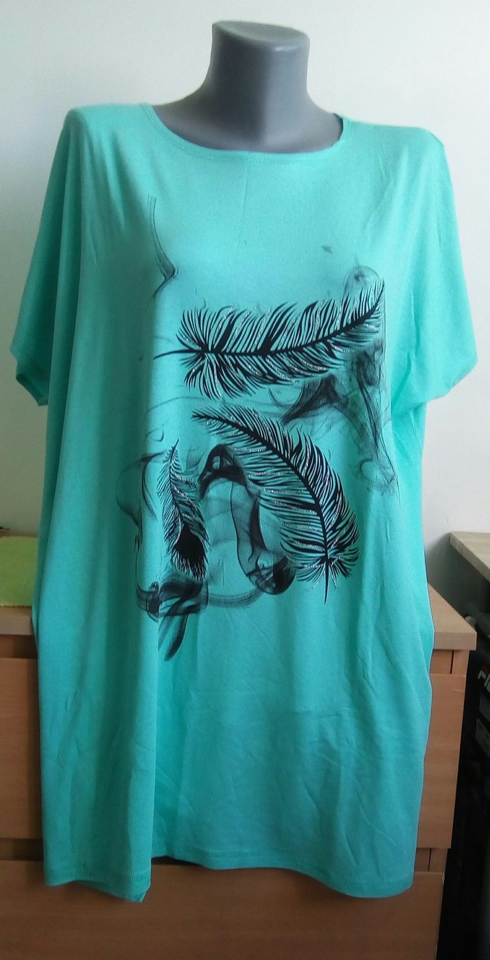 Ženske majice: Tunika 3xl-4xl, materijal viskoza.
Uvoz iz Turske, novo sa etiketom. na lalafo.rs Tunika 3xl-4xl, materijal viskoza.
Uvoz iz Turske, novo sa etiketom. - Beograd