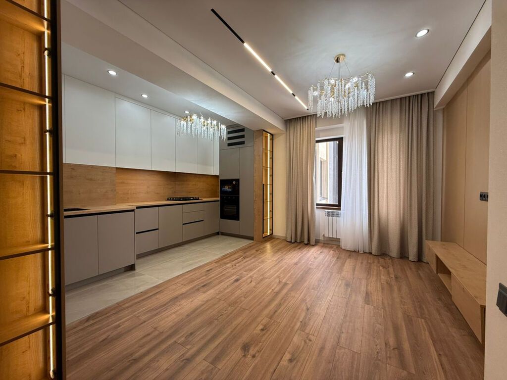 3 комнаты, 70 м², Восток-5 мкр Элитка, 10 этаж, Евроремонт: фото 1
