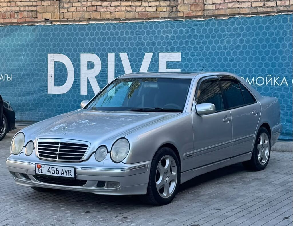 Mercedes-Benz E-Class: 2001 г., 3.2 л, Автомат, Бензин, Седан: фото 2