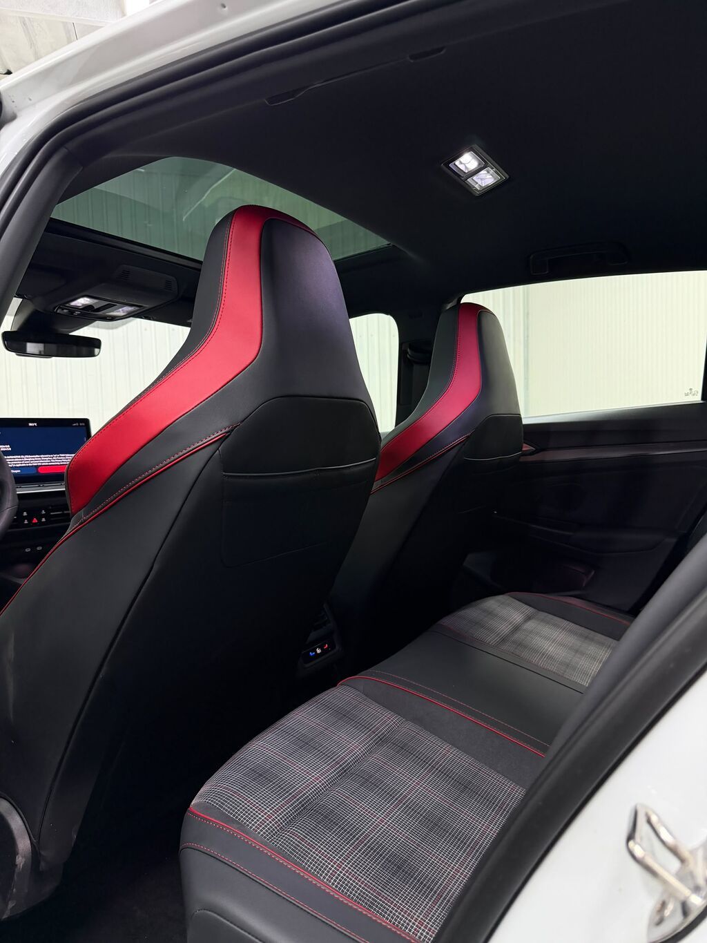 Volkswagen Golf GTI: 2024 г., 2 л, Бензин, Хэтчбэк: фото 7