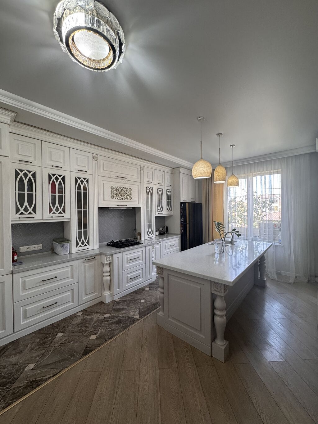 370 м², 6 комнат, Киргизия 1: фото 8