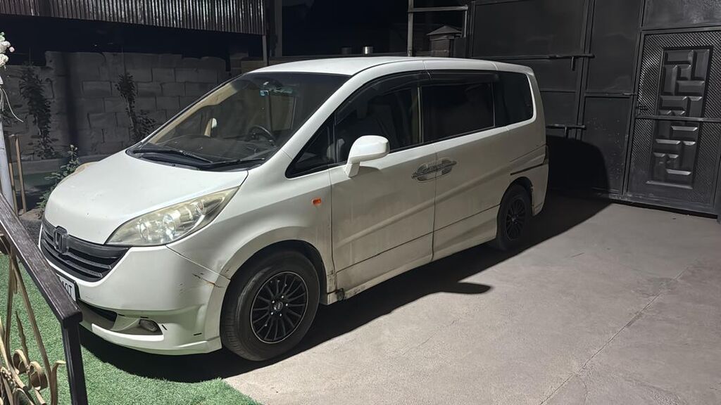Honda Stepwgn: 2006 г., 2 л, Автомат, Газ, Минивэн: фото 2