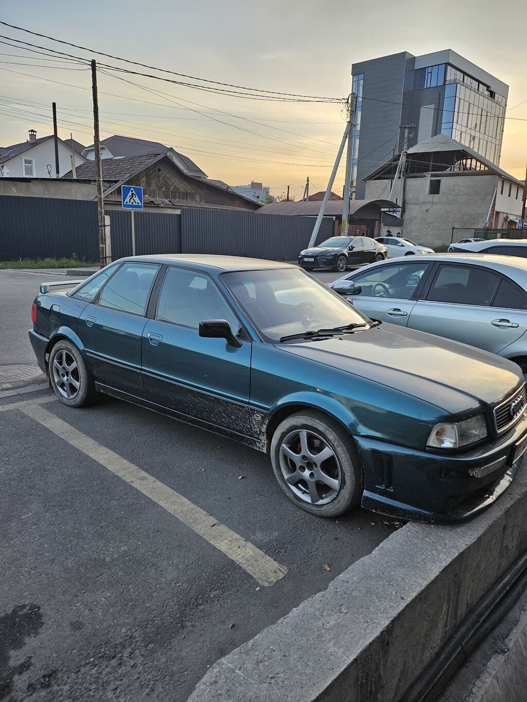 Audi 80: 1992 г., 2.8 л, Механика, Бензин, Седан: фото 1