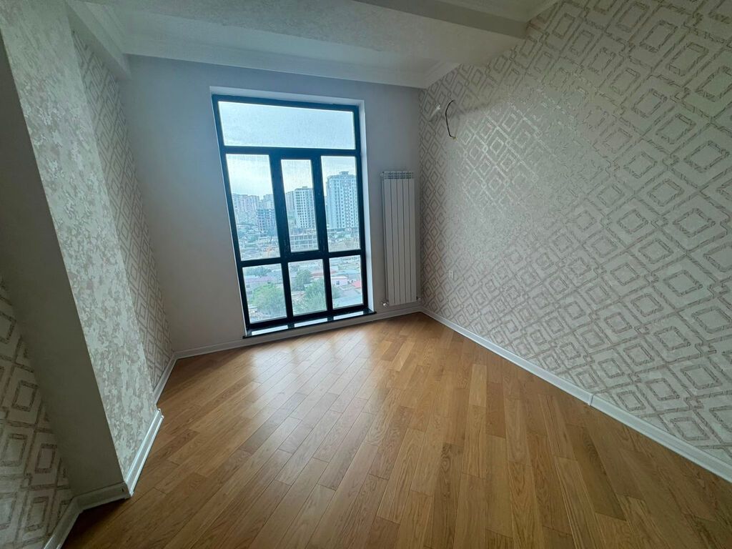 3 otaqlı, Yeni tikili, 148 kv. m