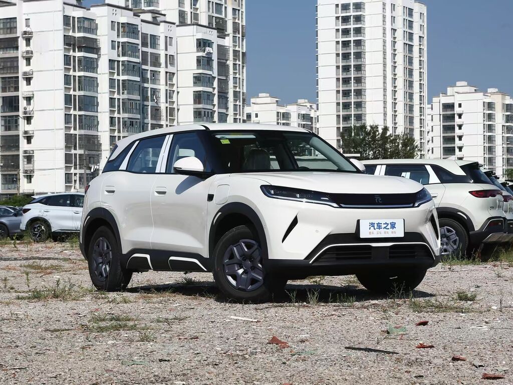 BYD Yuan Up: 2025 г., Электромобиль, Кроссовер: фото 6