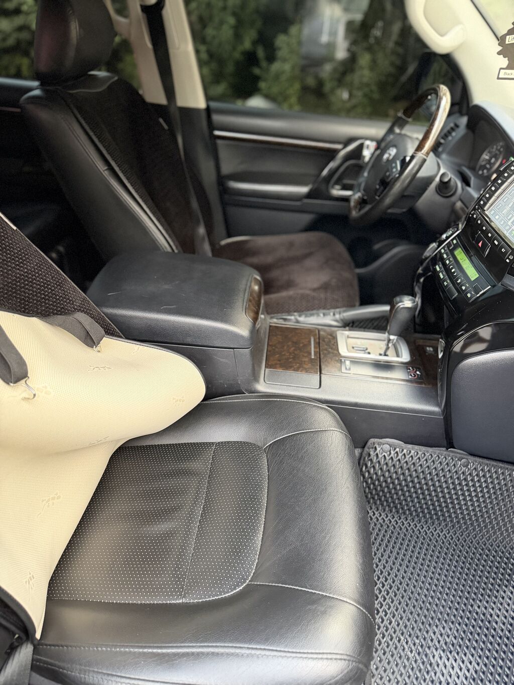 Toyota Land Cruiser: 2013 г., 4 л, Автомат, Газ, Внедорожник: фото 7