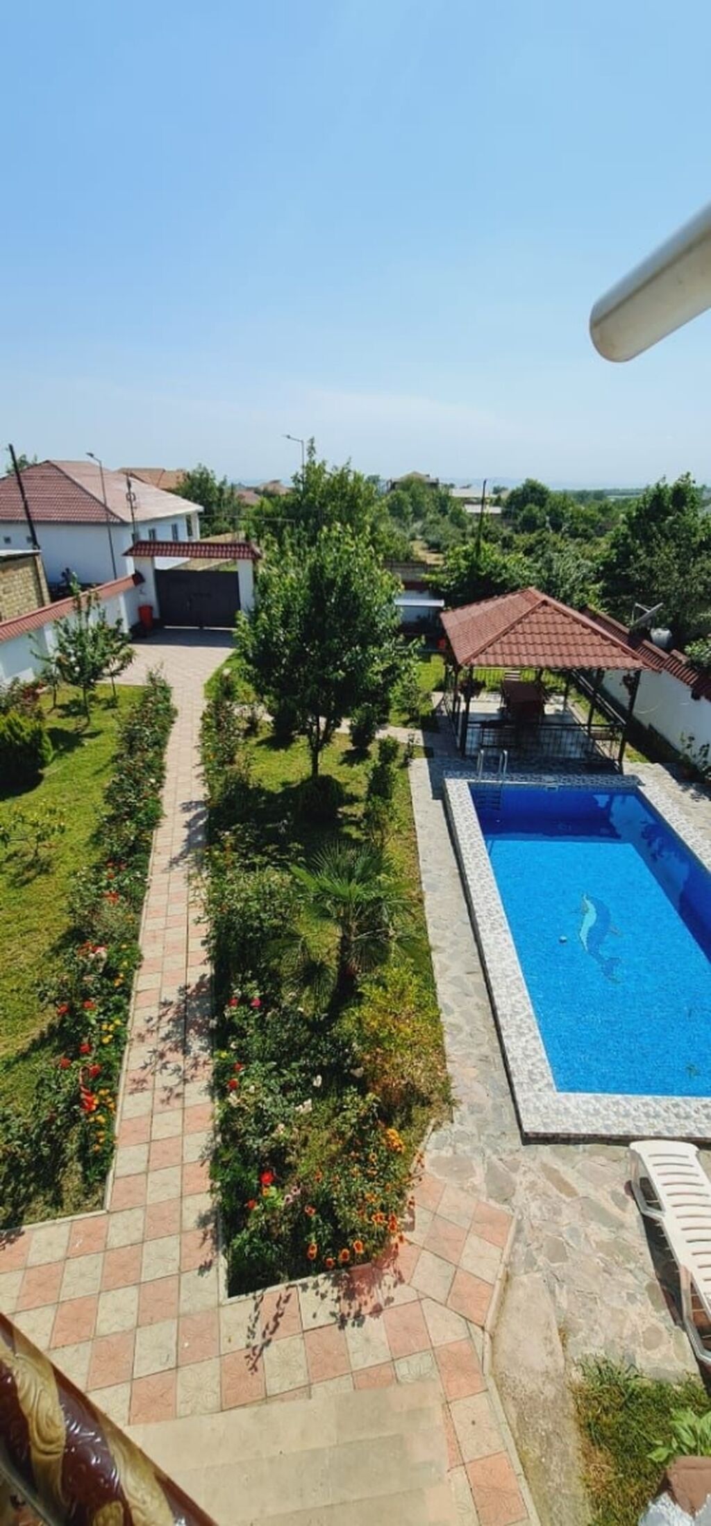 220 kv. m, 4 otaqlı, Qaz, Kanalizasiya, Su