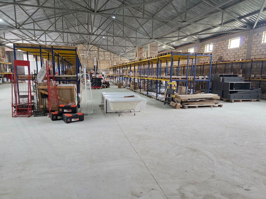 Anbar, sklad (склад) və ya istehsal üçün sahə (1200 kv.m.) şəhər