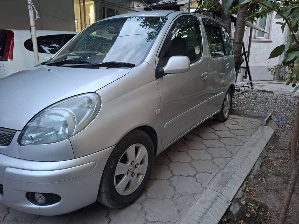 Toyota Funcargo: 2004 г., 1.3 л, Автомат, Бензин, Минивэн: фото 4