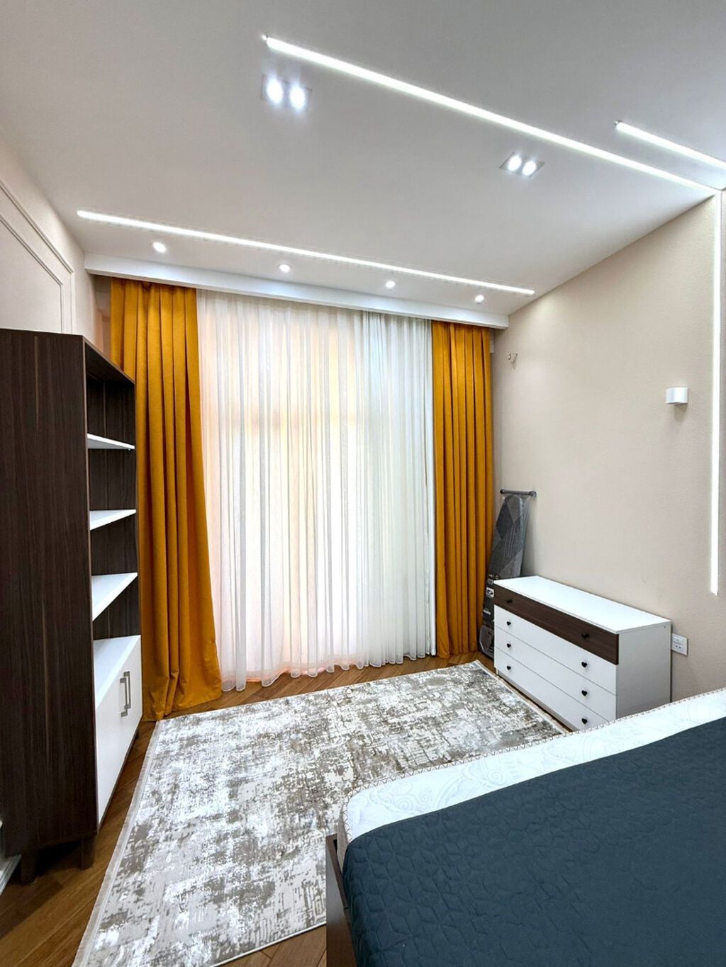 Gənclik metrosuna yaxın 2 otaqlı mənzil kirayə verilir. 70 m² 4-cü