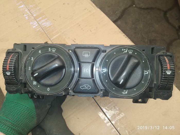 Автозапчасти: Вкл печки мерс 210 1000сом на lalafo.kg Вкл печки мерс 210 1000сом в Бишкек