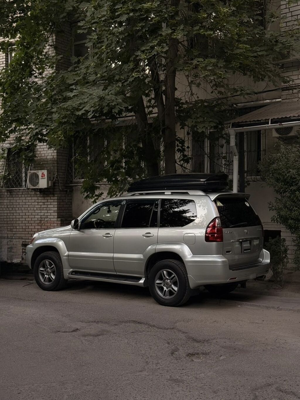 Lexus GX: 2003 г., 4.7 л, Автомат, Газ, Внедорожник: фото 3