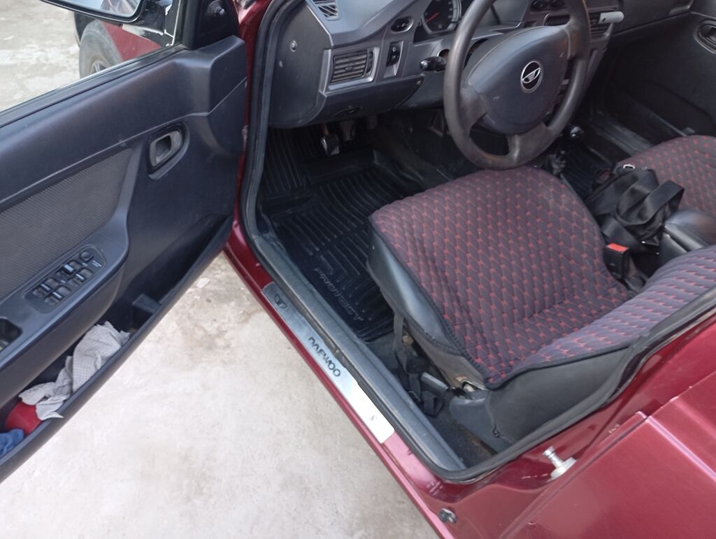 Daewoo Nexia: 2008 г., 1.5 л, Механика, Седан: фото 6