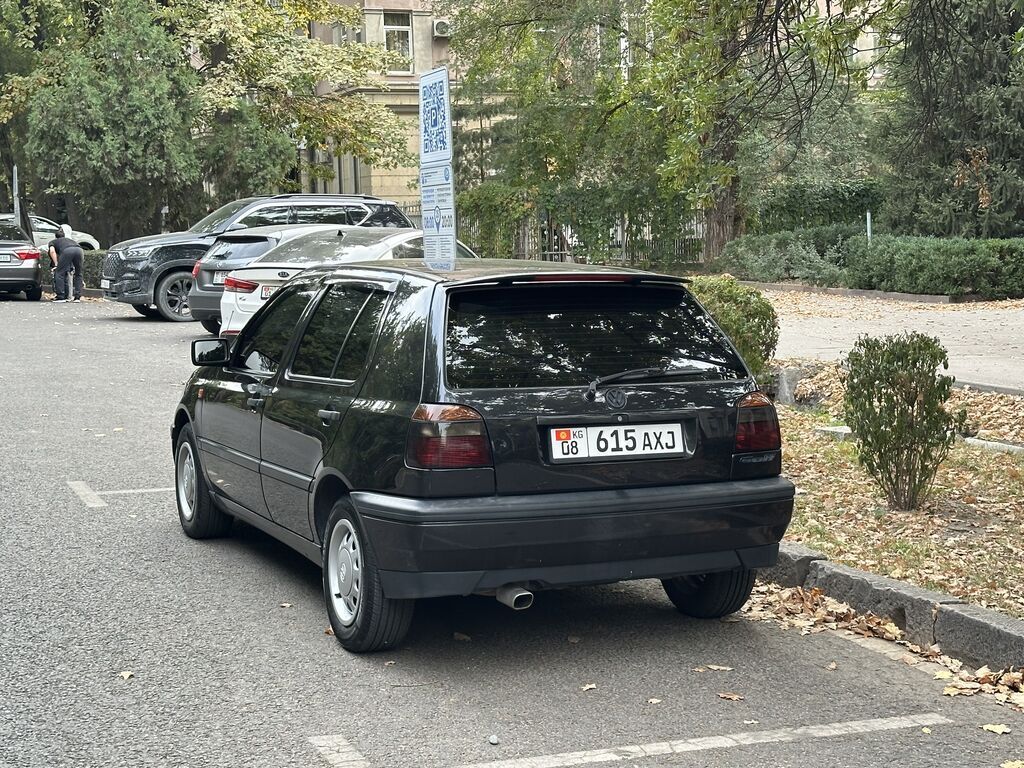 Volkswagen Golf: 1993 г., 1.8 л, Механика, Бензин, Хэтчбэк: фото 4