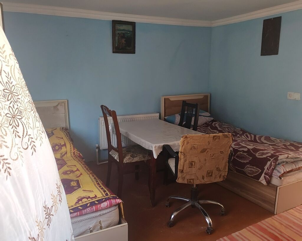 1 otaqlı həyət evi – sadə, işıqlı və funksional planlama Ölçü və