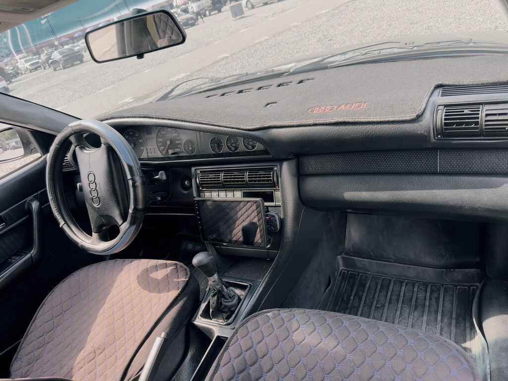 Audi A6: 1995 г., 2.6 л, Механика, Бензин, Седан: фото 3