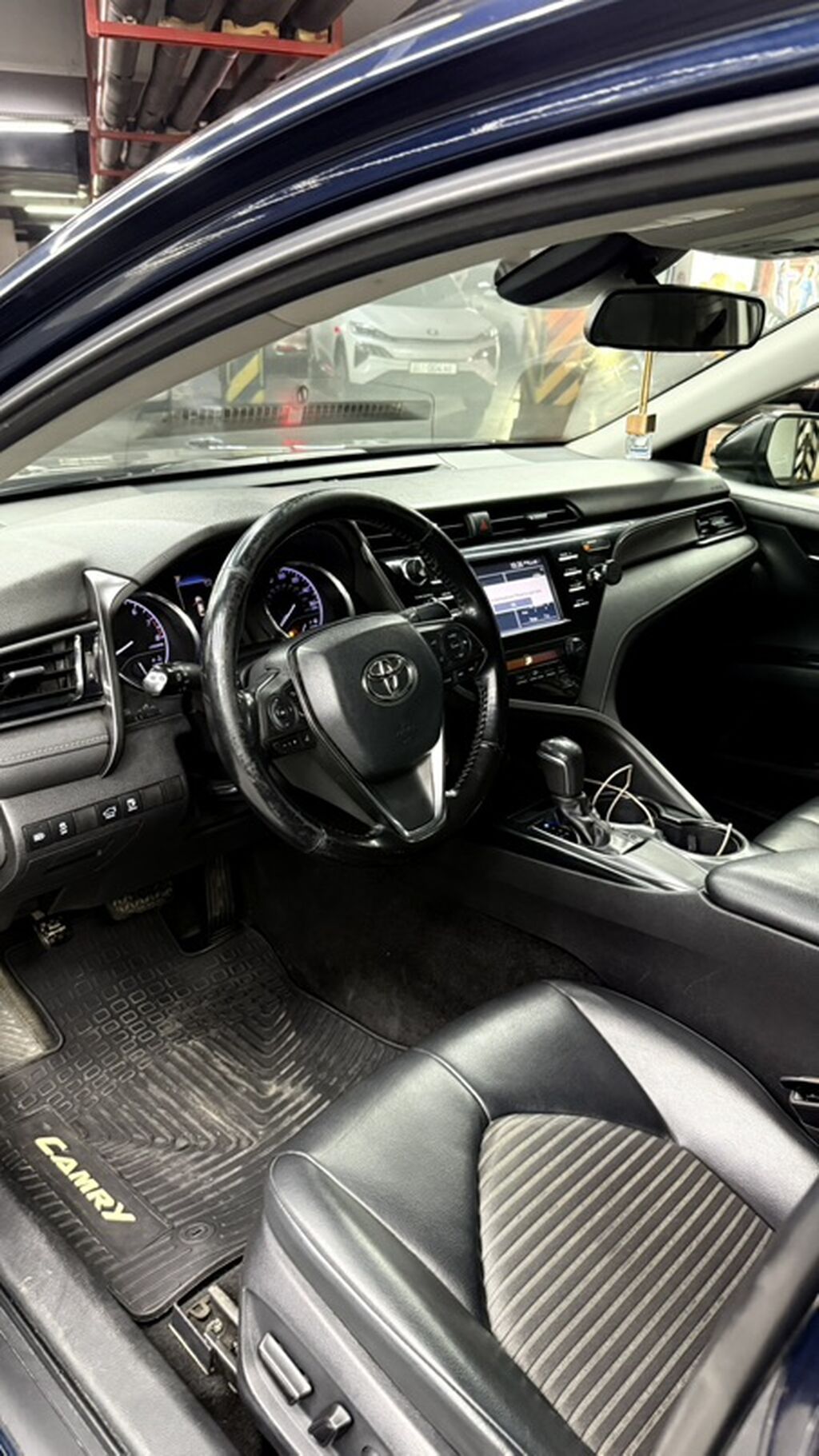 Toyota Camry: 2018 г., Автомат, Бензин, Седан: фото 2
