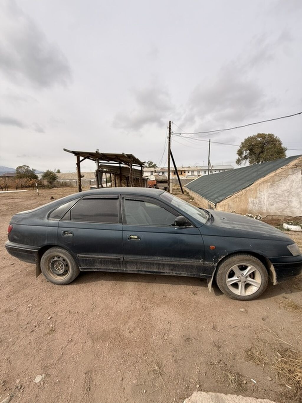 Toyota Carina E: 1995 г., 1.5 л, Механика, Бензин, Седан: фото 2