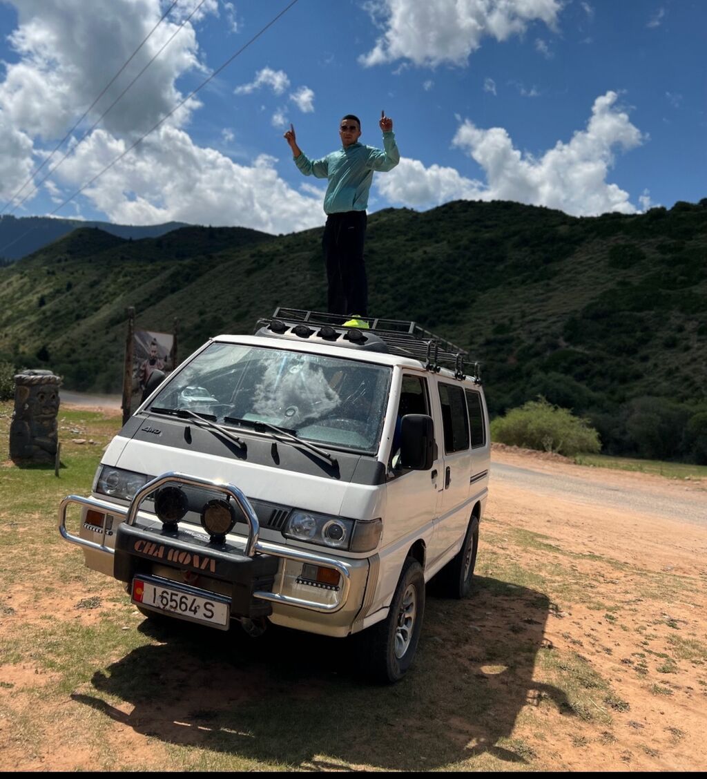 Mitsubishi L300: 1996 г., Механика, Дизель, Внедорожник: фото 1
