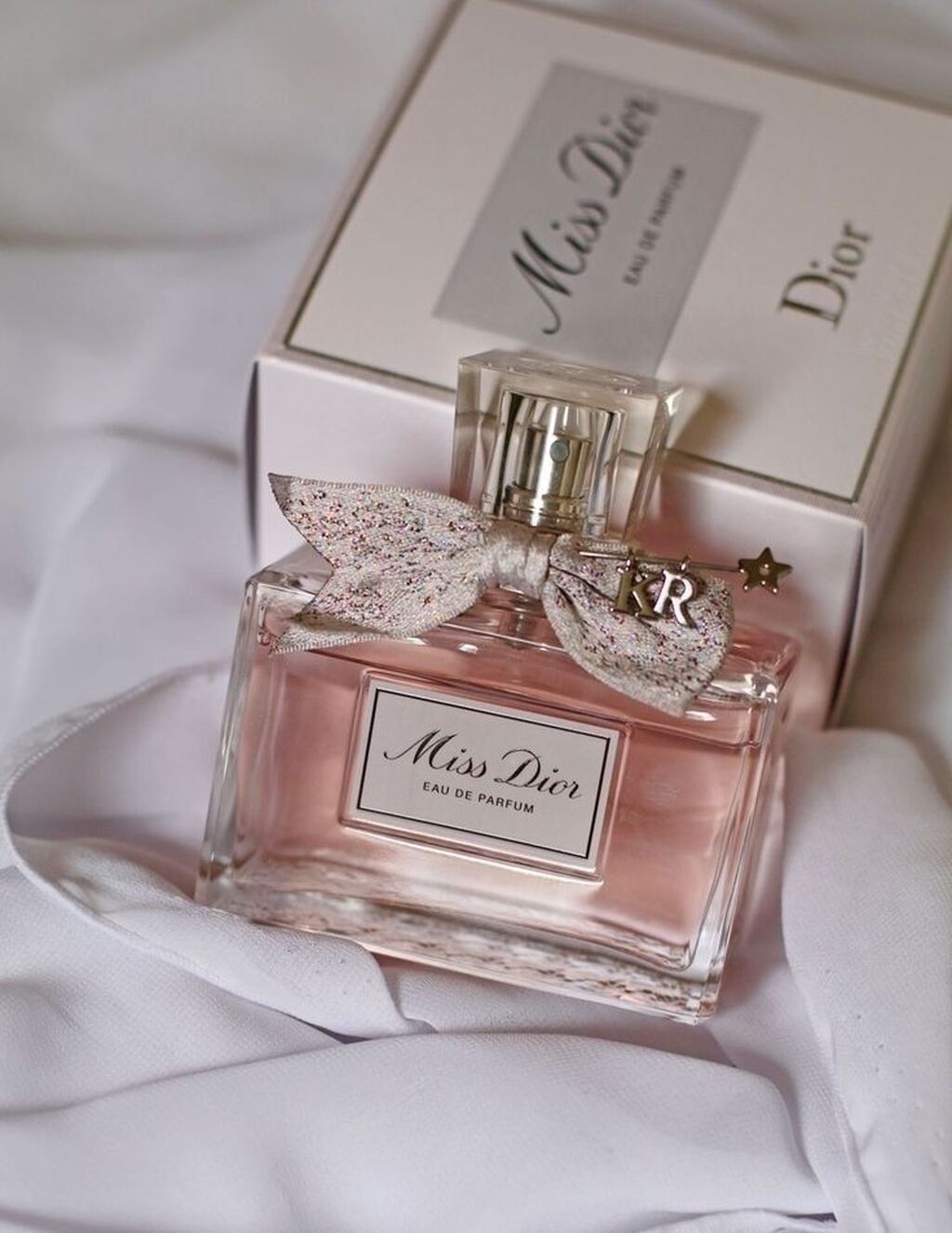 Мисс диор розовые. Miss Dior Parfum. Мисс диор духи. Dior Miss Dior Eau de Parfum. Miss Dior 35мл.