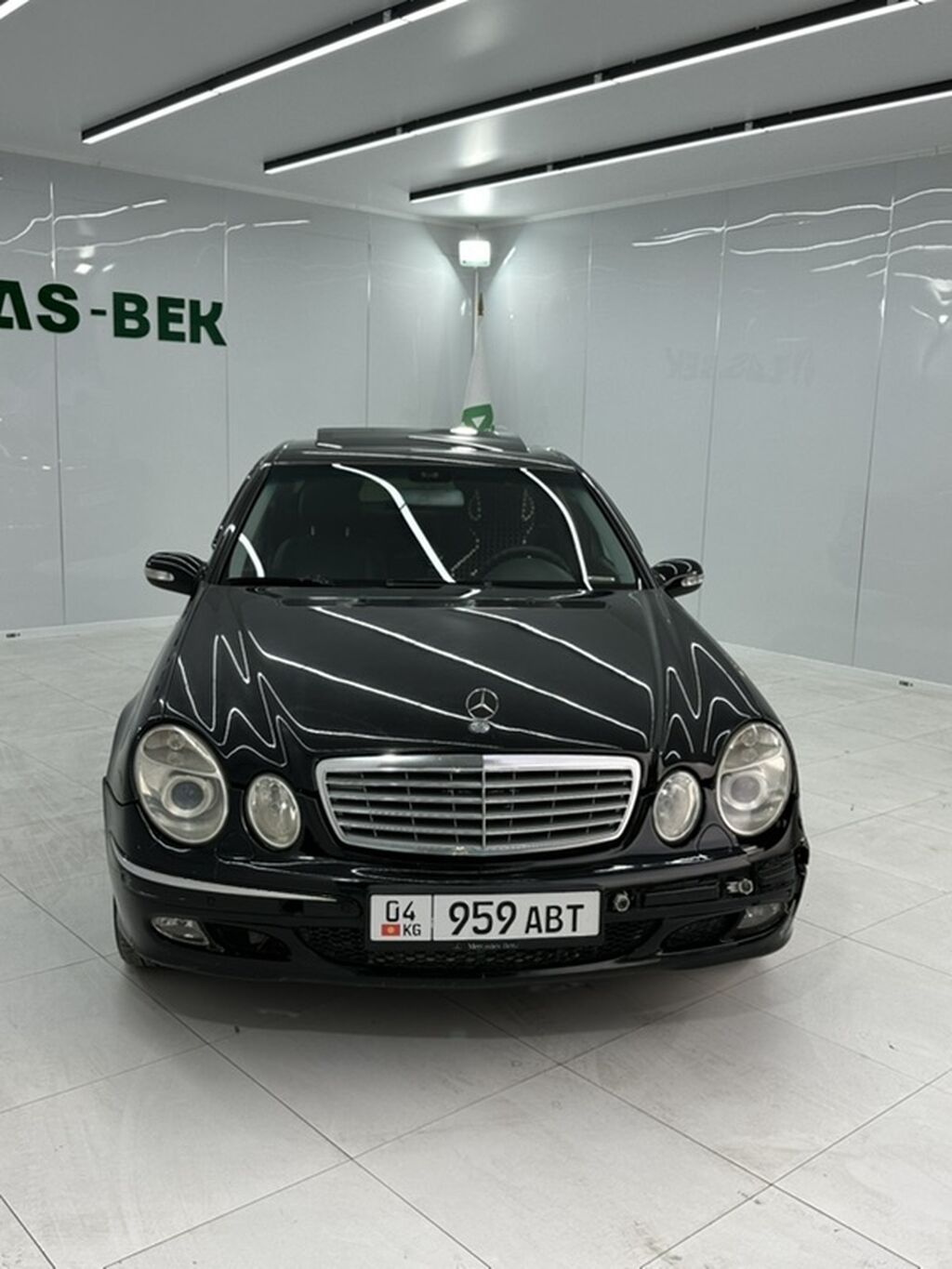 Mercedes-Benz E-Class: 2005 г., 3.5 л, Автомат, Газ, Седан: фото 2