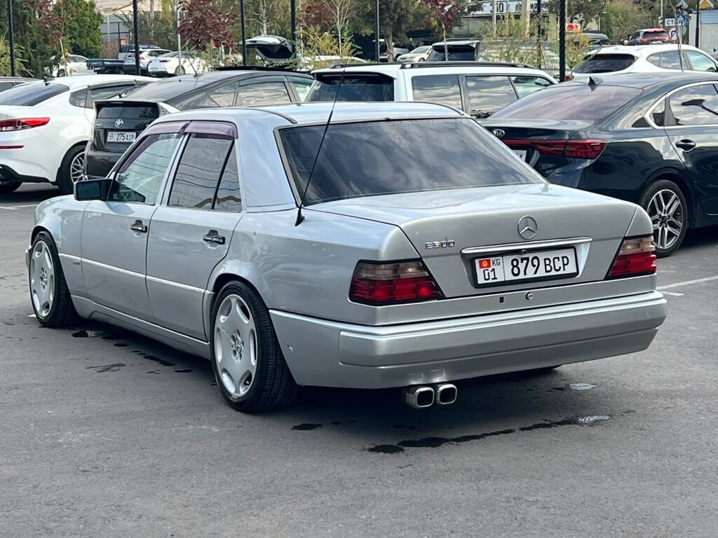 Mercedes-Benz E-Class: 1995 г., 5 л, Автомат, Бензин, Седан: фото 5