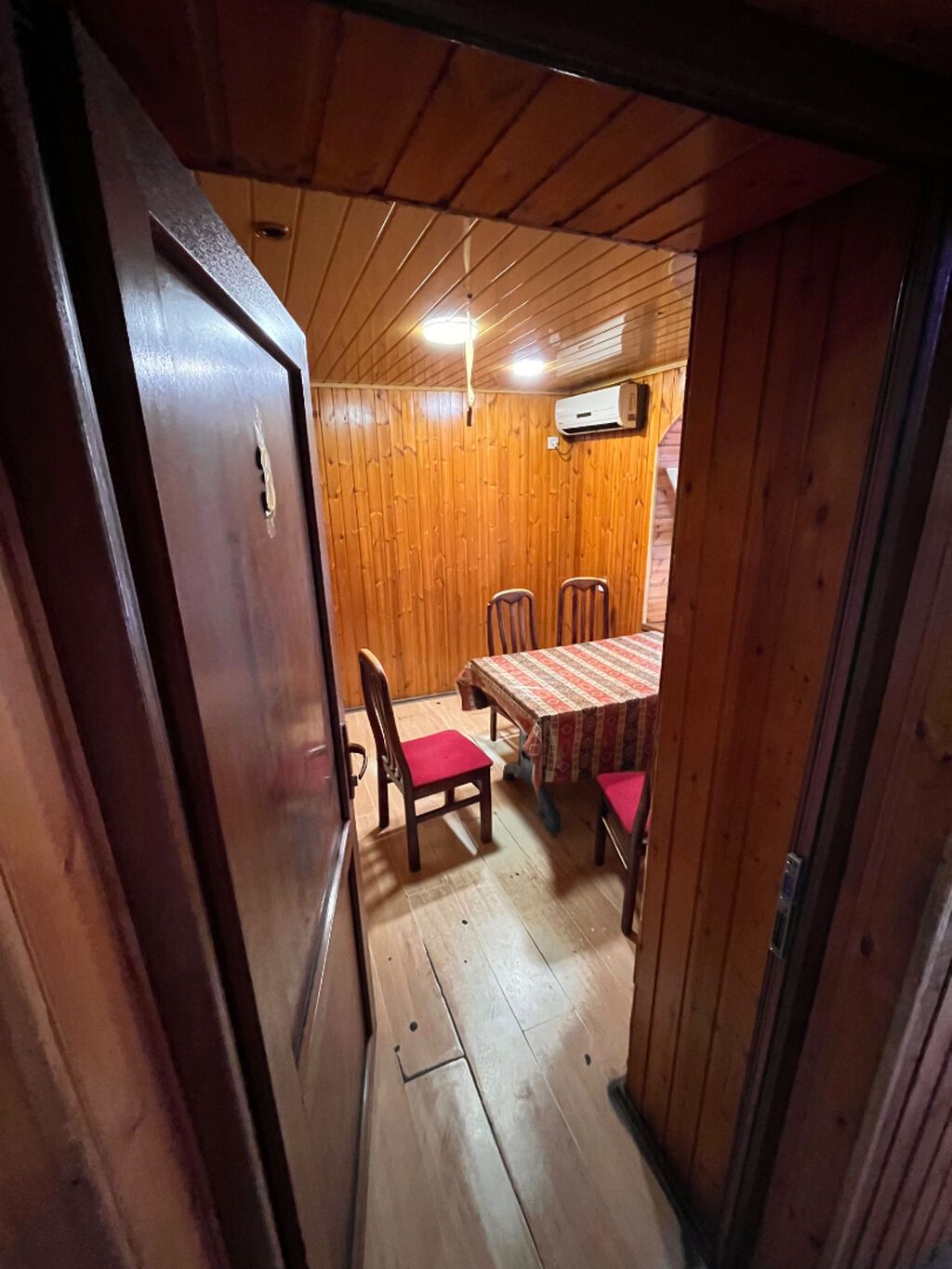 Lökbatan qəsəbəsi Nizami küçəsi onuncu bölmənin yanında Mərkəzdə