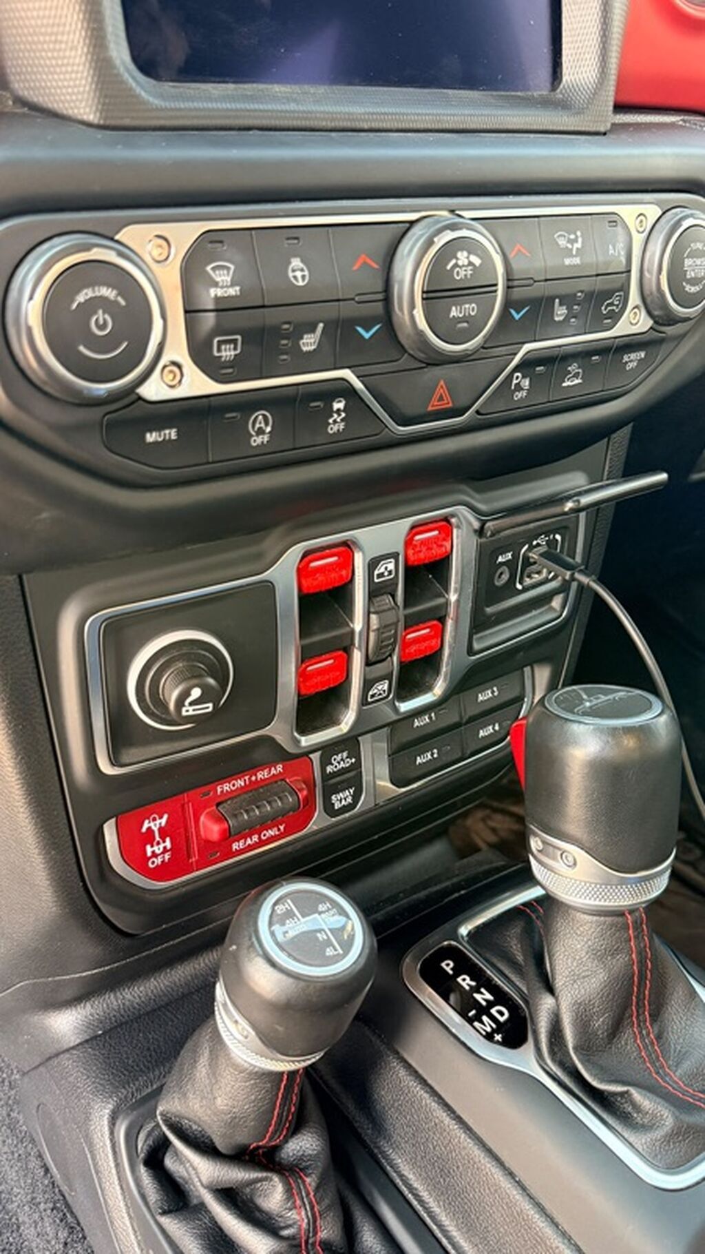 Jeep Gladiator: 2020 г., 3.6 л, Автомат, Бензин, Пикап: фото 8