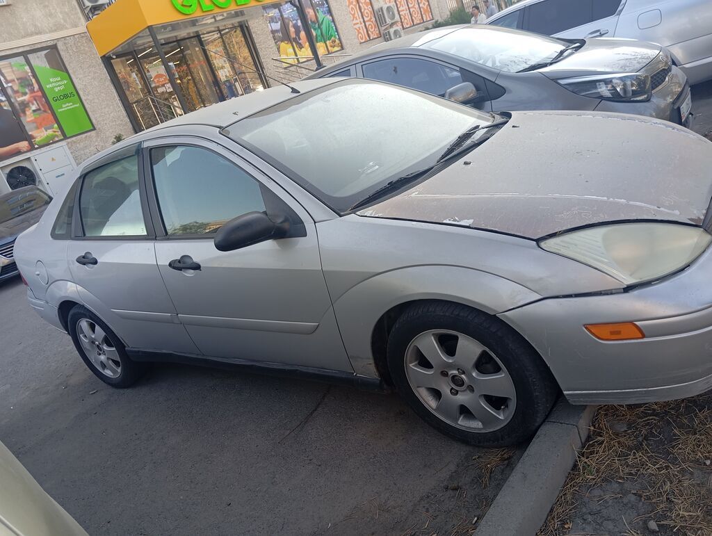 Ford Focus: 2002 г., 1.8 л, Механика, Бензин, Седан: фото 1