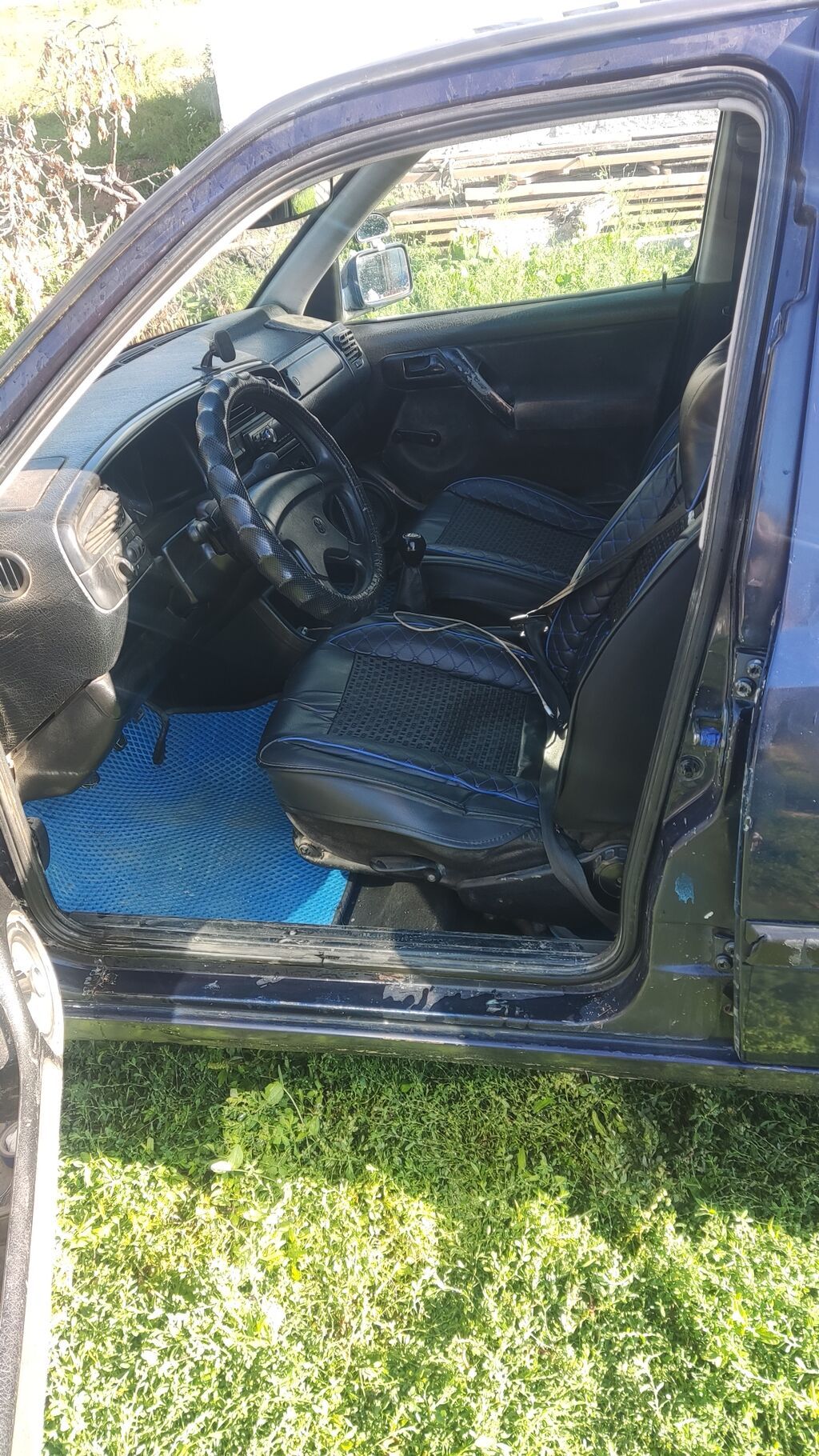 Volkswagen Vento: 1993 г., 1.8 л, Механика, Бензин, Седан: фото 8