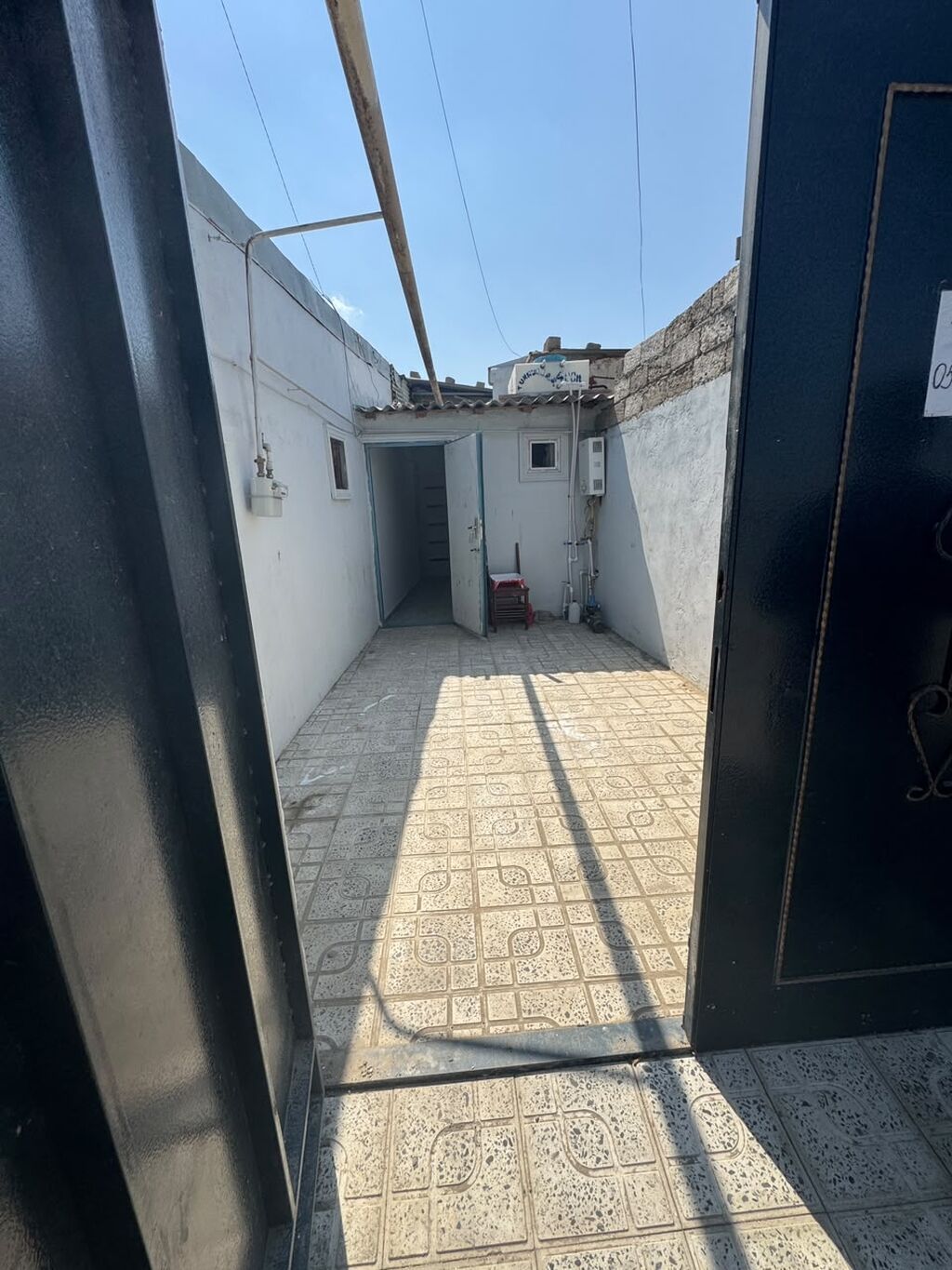 Sabunçu-Zabrat yolunda əsas yola 10 mt məsafədə 1 sot torpaq sahəsində