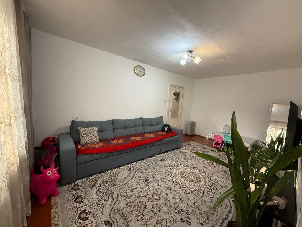 3 комнаты, 51 м², Индивидуалка, 1 этаж, Старый ремонт: фото 2