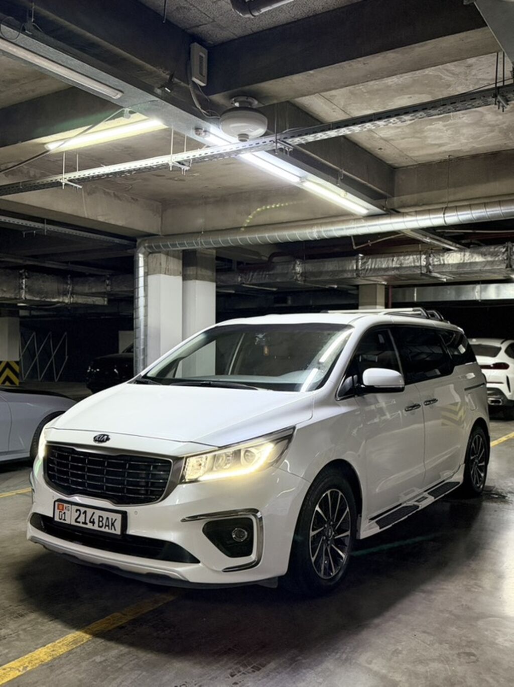 Kia Carnival: 2018 г., 2.2 л, Автомат, Дизель, Минивэн: фото 2