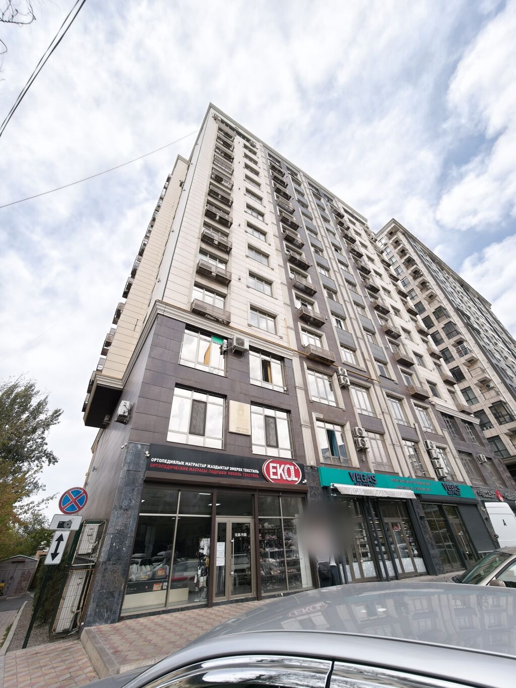 3 комнаты, 76 м², Бишкек Парк ТРЦ Элитка, 14 этаж, ПСО (под самоотделку): фото 1