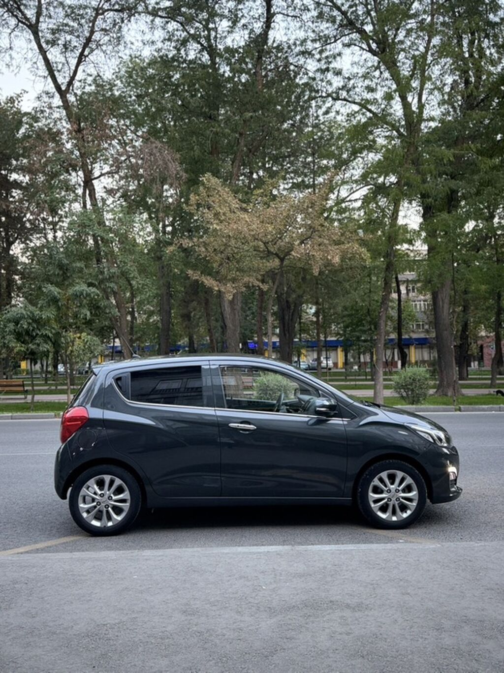 Chevrolet Spark: 2021 г., 1 л, Автомат, Бензин, Хэтчбэк: фото 4