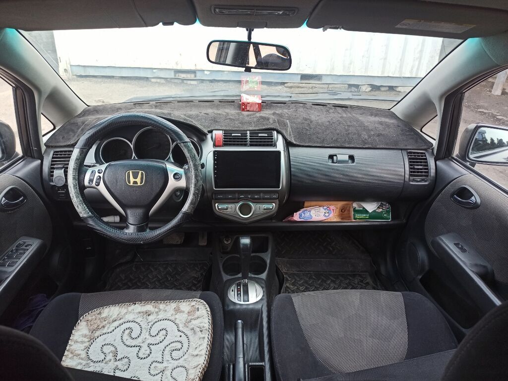 Honda Jazz: 2008 г., 1.3 л, Автомат, Бензин, Хэтчбэк: фото 6