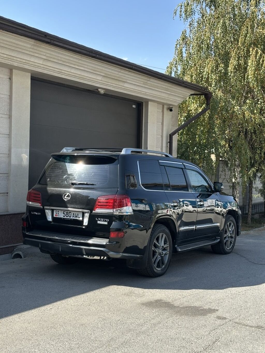Lexus LX: 2012 г., Автомат, Внедорожник: фото 2