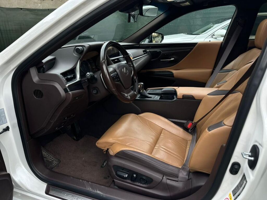 Lexus ES: 2019 г., 2.5 л, Вариатор, Гибрид, Седан: фото 5