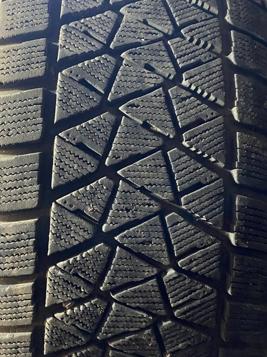 Колеса в сборе R20 зимние Bridgestone с дисками: фото 3