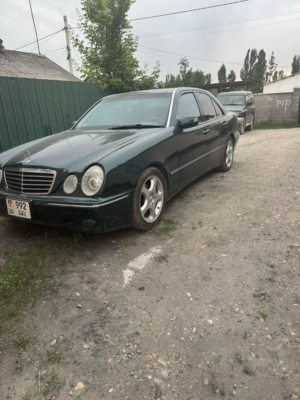 Mercedes-Benz E-Class: 1999 г., 2.4 л, Механика, Бензин, Седан: фото 1